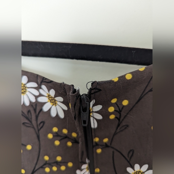 Bea+ Dot Modcloth Floral Dress Size 2X - Picture 3 of 5